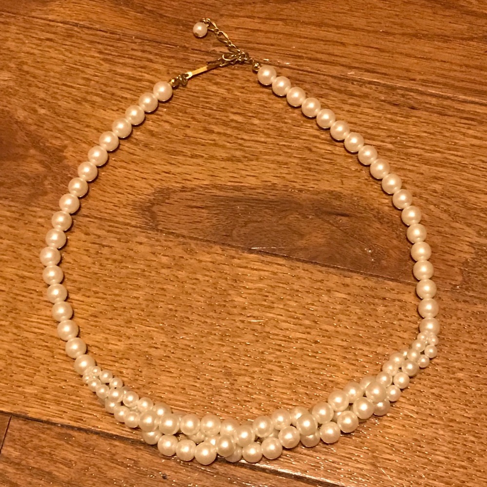 Pearl cluster necklace